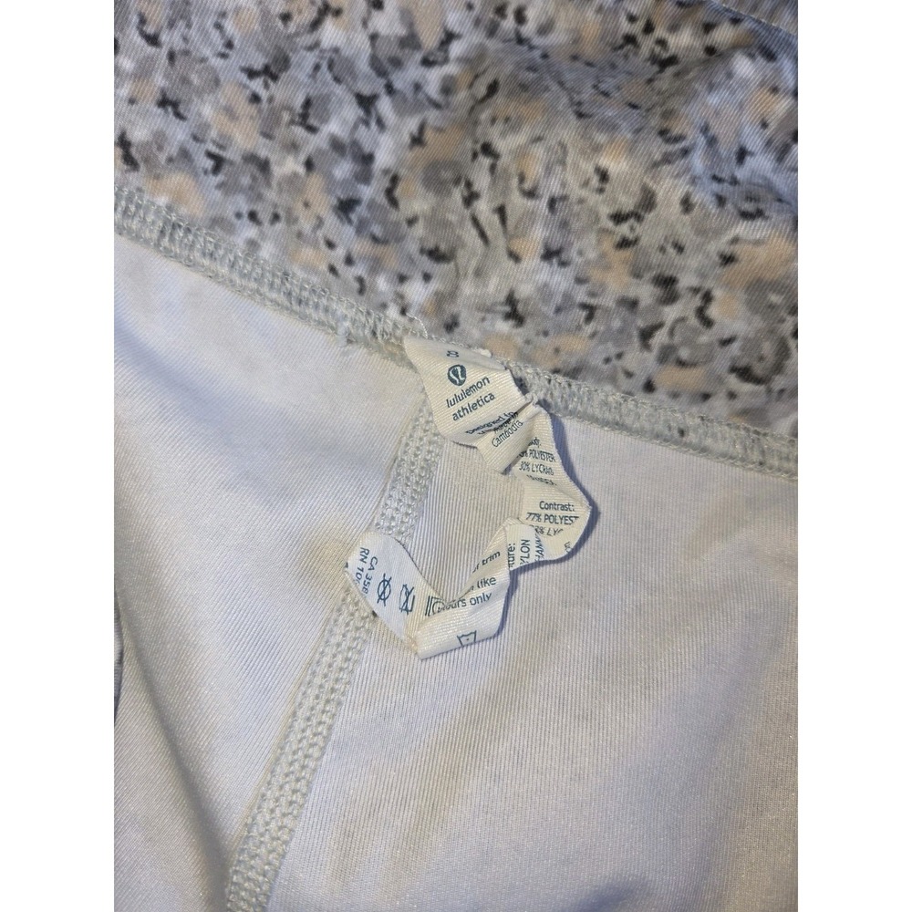 Lululemon Leggings Womens Size 8 Gray Flower Capri Pants Yoga Running Workout - Picture 8 of 10